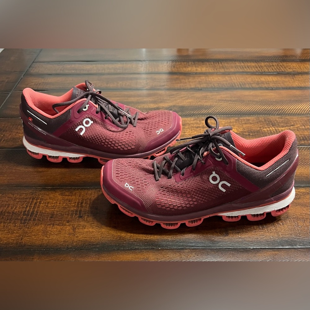 ON running shoes, great condition, barely worn women’s size 7.5